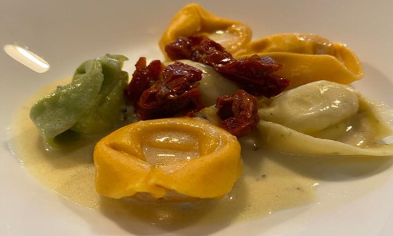 TORTELLONI Z MIĘSEM W SOSIE CYTRYNOWO MAŚLANYM